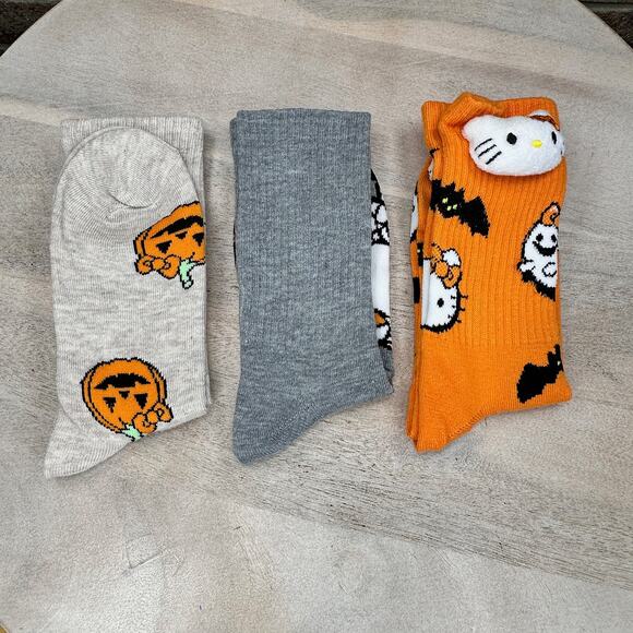 SANRIO HELLO KITTY Halloween Womens Ankle Socks Set of 3 Bats Pumpkin Mummy New - Picture 15 of 15